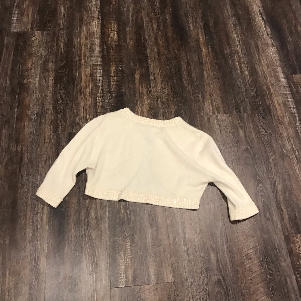 🌸Cream Cropped Sweater🌸 - Picture 2 of 2